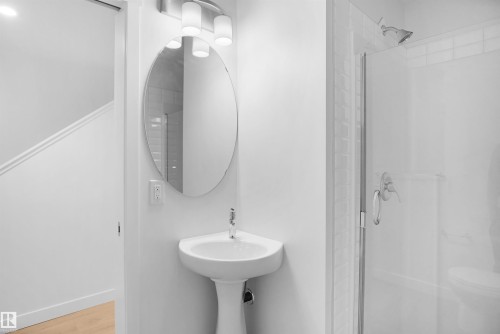 5141 River'S Edge Way Nw, Edmonton, AB - Indoor Photo Showing Bathroom