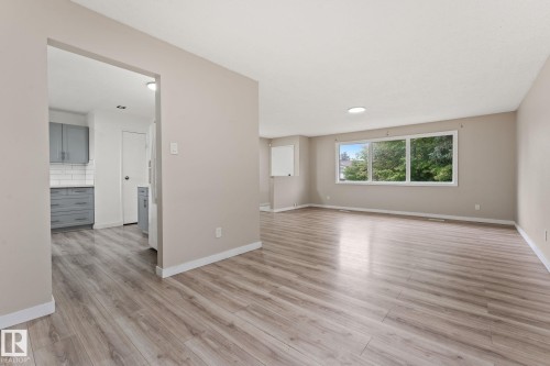 363 Knottwood Road Nw, Edmonton, AB - Indoor