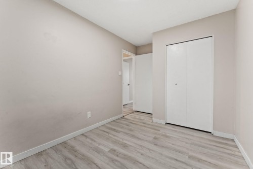 363 Knottwood Road Nw, Edmonton, AB - Indoor Photo Showing Other Room