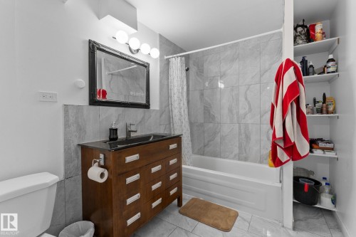 363 Knottwood Road Nw, Edmonton, AB - Indoor Photo Showing Bathroom