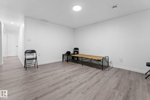 363 Knottwood Road Nw, Edmonton, AB - Indoor Photo Showing Other Room