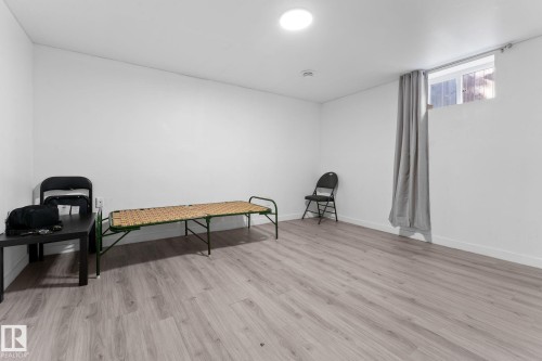 363 Knottwood Road Nw, Edmonton, AB - Indoor Photo Showing Other Room