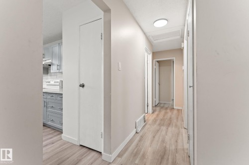 363 Knottwood Road Nw, Edmonton, AB - Indoor Photo Showing Other Room