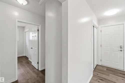 13303 58 Street Nw, Edmonton, AB - Indoor Photo Showing Other Room