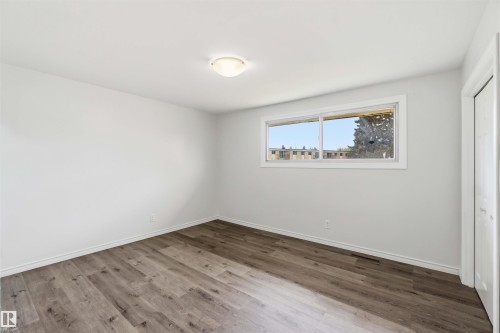 13303 58 Street Nw, Edmonton, AB - Indoor Photo Showing Other Room