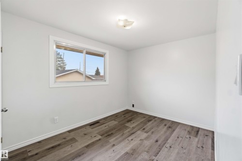 13303 58 Street Nw, Edmonton, AB - Indoor Photo Showing Other Room