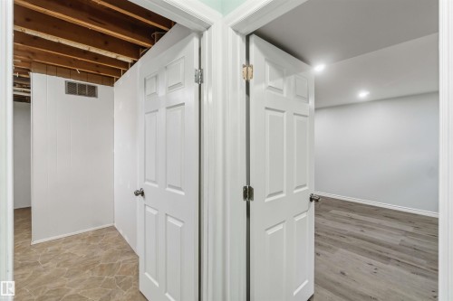 13303 58 Street Nw, Edmonton, AB - Indoor Photo Showing Other Room