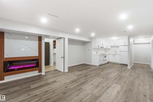 13303 58 Street Nw, Edmonton, AB - Indoor