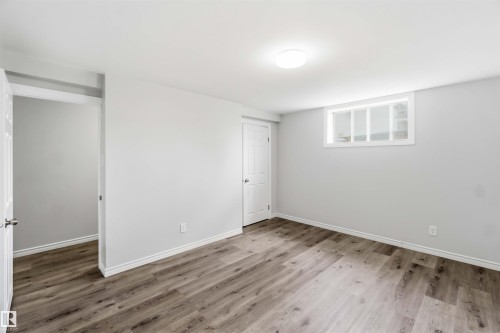 13303 58 Street Nw, Edmonton, AB - Indoor Photo Showing Other Room