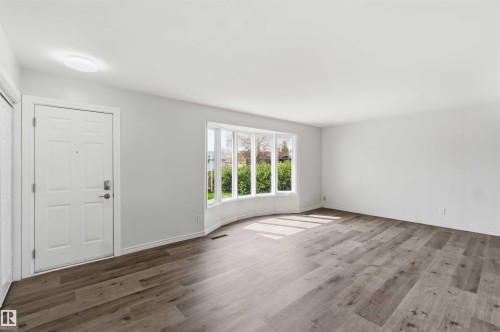 13303 58 Street Nw, Edmonton, AB - Indoor Photo Showing Other Room