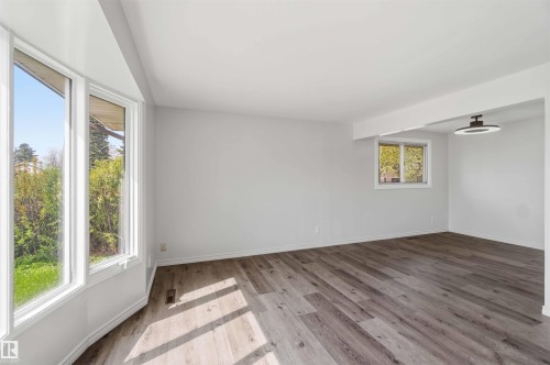 13303 58 Street Nw, Edmonton, AB - Indoor Photo Showing Other Room