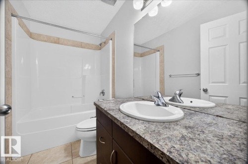 3017 Harvey Crescent Nw, Edmonton, AB - Indoor Photo Showing Bathroom