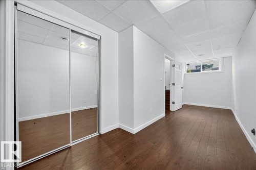 3017 Harvey Crescent Nw, Edmonton, AB - Indoor Photo Showing Other Room