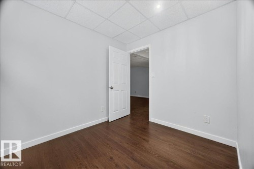 3017 Harvey Crescent Nw, Edmonton, AB - Indoor Photo Showing Other Room