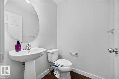 3017 Harvey Crescent Nw, Edmonton, AB - Indoor Photo Showing Bathroom