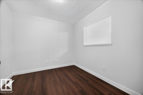 3017 Harvey Crescent Nw, Edmonton, AB - Indoor Photo Showing Other Room