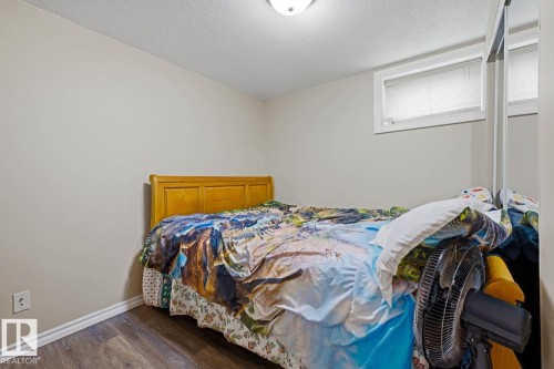 9712 162 St Nw, Edmonton, AB - Indoor Photo Showing Bedroom
