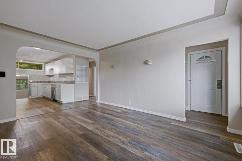 9712 162 St Nw, Edmonton, AB - Indoor Photo Showing Kitchen