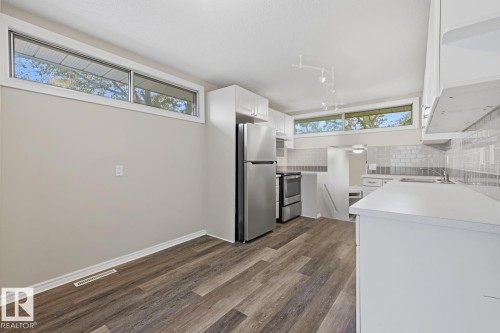 9712 162 St Nw, Edmonton, AB - Indoor Photo Showing Laundry Room
