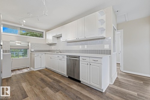 9712 162 St Nw, Edmonton, AB - Indoor Photo Showing Kitchen