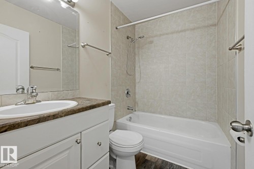 9712 162 St Nw, Edmonton, AB - Indoor Photo Showing Bathroom