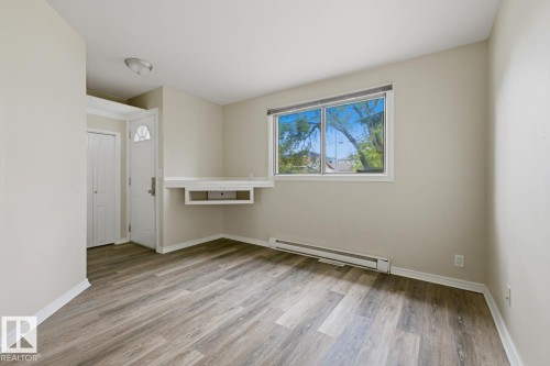 9712 162 St Nw, Edmonton, AB - Indoor Photo Showing Other Room