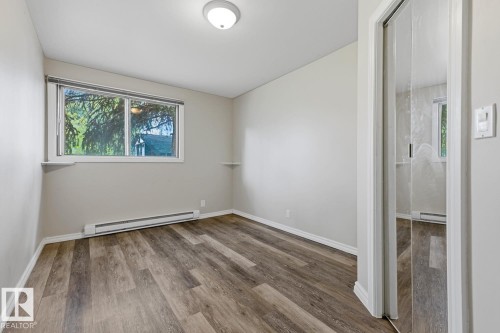 9712 162 St Nw, Edmonton, AB - Indoor Photo Showing Other Room