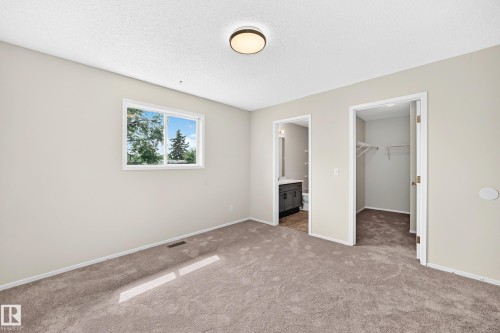 3035 134 Avenue Nw, Edmonton, AB - Indoor Photo Showing Other Room
