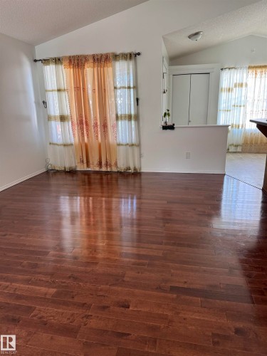 15112 139 Street Nw, Edmonton, AB - Indoor Photo Showing Other Room