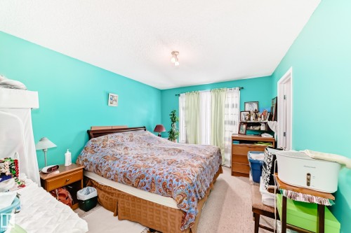 master bedroom - 15112 139 Street Nw, Edmonton, AB - Indoor Photo Showing Bedroom