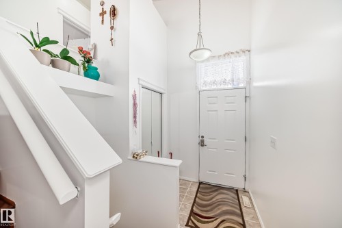 15112 139 Street Nw, Edmonton, AB - Indoor Photo Showing Other Room