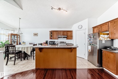 15112 139 Street Nw, Edmonton, AB - Indoor Photo Showing Kitchen