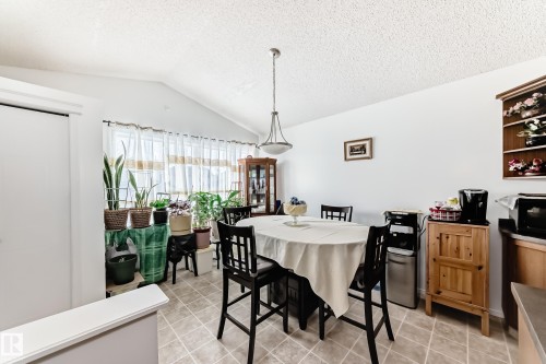 15112 139 Street Nw, Edmonton, AB - Indoor Photo Showing Dining Room