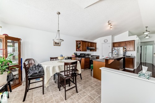 15112 139 Street Nw, Edmonton, AB - Indoor