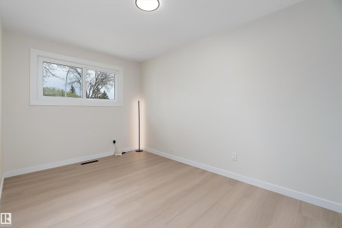 6411 152A Avenue Nw, Edmonton, AB - Indoor Photo Showing Other Room