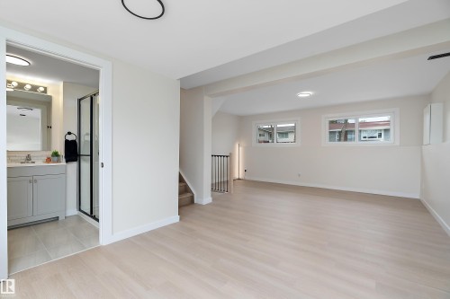 6411 152A Avenue Nw, Edmonton, AB - Indoor Photo Showing Other Room