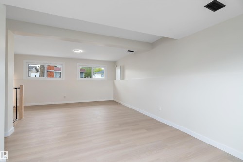 6411 152A Avenue Nw, Edmonton, AB - Indoor Photo Showing Other Room