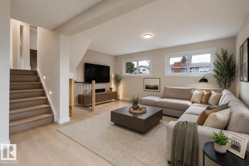 6411 152A Avenue Nw, Edmonton, AB - Indoor Photo Showing Living Room