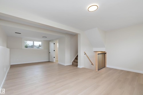 6411 152A Avenue Nw, Edmonton, AB - Indoor Photo Showing Other Room
