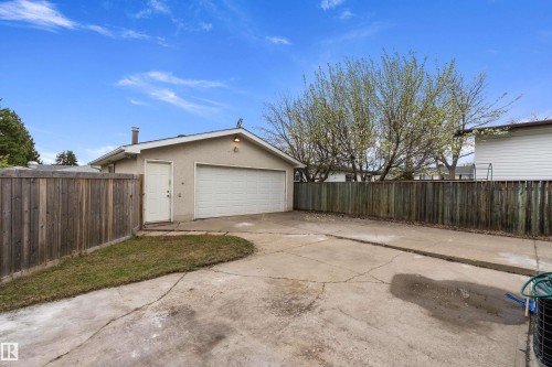 6411 152A Avenue Nw, Edmonton, AB - Outdoor