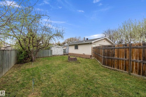 6411 152A Avenue Nw, Edmonton, AB - Outdoor With Backyard