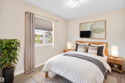 37 Roseberry Lane, Fort Saskatchewan, AB - Indoor Photo Showing Bedroom