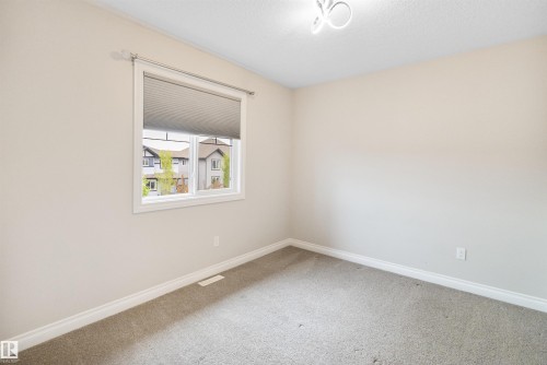 37 Roseberry Lane, Fort Saskatchewan, AB - Indoor Photo Showing Other Room