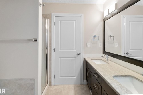37 Roseberry Lane, Fort Saskatchewan, AB - Indoor Photo Showing Bathroom