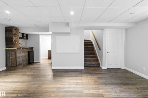 37 Roseberry Lane, Fort Saskatchewan, AB - Indoor Photo Showing Other Room
