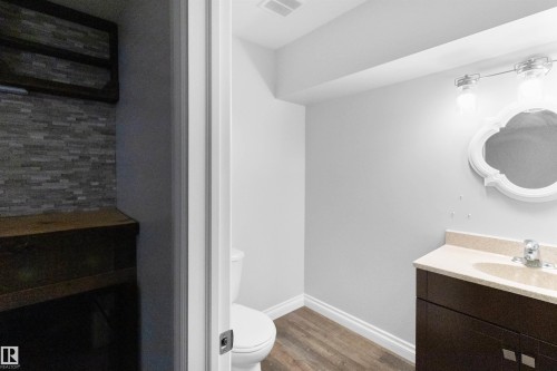 37 Roseberry Lane, Fort Saskatchewan, AB - Indoor Photo Showing Bathroom