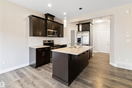 37 Roseberry Lane, Fort Saskatchewan, AB - Indoor Photo Showing Kitchen With Stainless Steel Kitchen