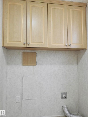 218 Oak Wood Drive Northwest, Edmonton, AB - Indoor Photo Showing Other Room