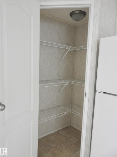 218 Oak Wood Drive Northwest, Edmonton, AB - Indoor With Storage