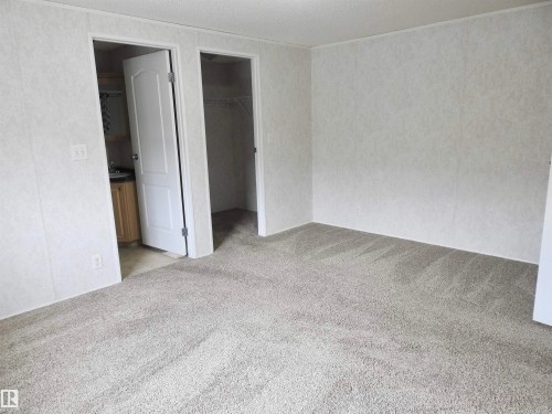 218 Oak Wood Drive Northwest, Edmonton, AB - Indoor Photo Showing Other Room